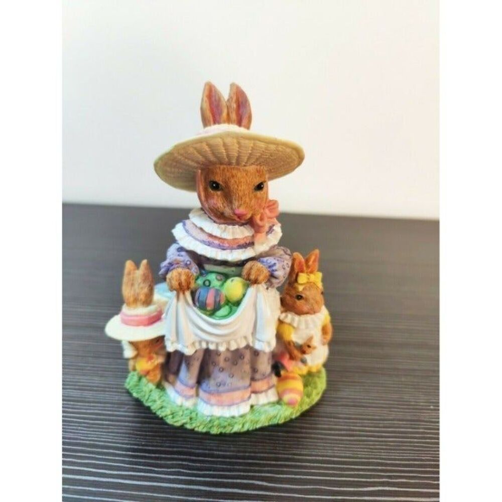 VTG Easter Bunny Mrs. Julia Jellybean "The Victorian Collection" Figurine decor